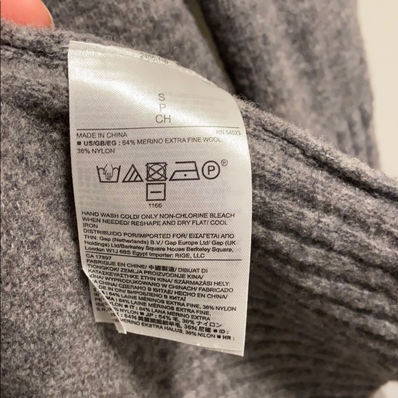 Banana Republic Merino Wool Cardigan Grey - Picture 9 of 10